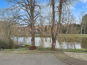 Photo 11- click for photo gallery